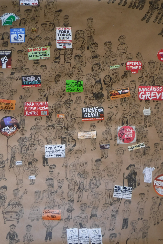 <b>Fora Temer</b><br>Técnica: Técnica mixta, tinta china, calcomanías/adhesivos